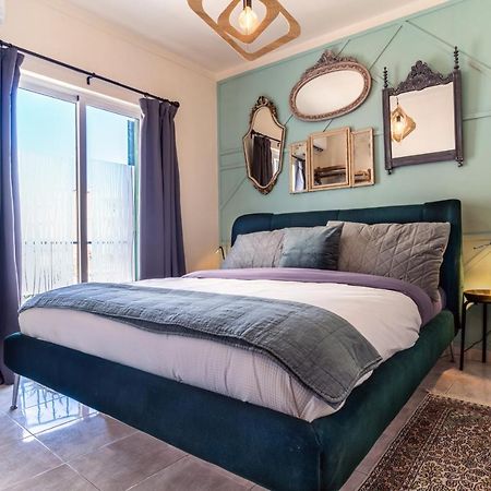 Arty Vintage Townhouse With Rooftop Shower & Sun Loungers Olhão Exterior photo