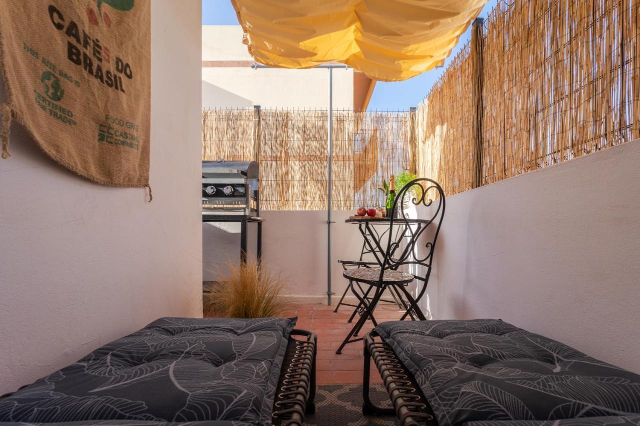 Arty Vintage Townhouse With Rooftop Shower & Sun Loungers Olhão Exterior photo