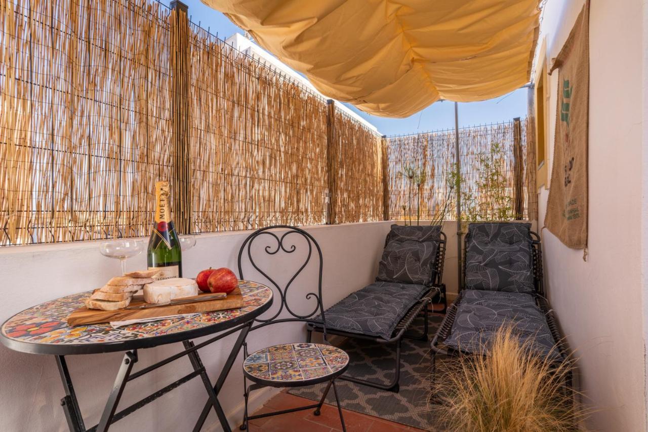 Arty Vintage Townhouse With Rooftop Shower & Sun Loungers Olhão Exterior photo